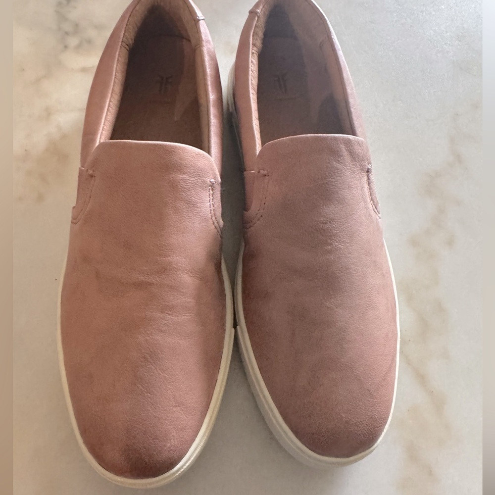 FRYE Leather slip on 
Size 8
Leather 
Never Worn
